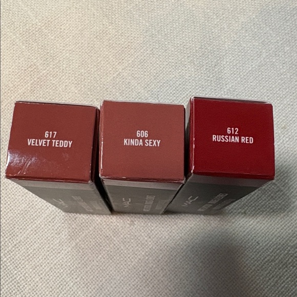 3 Rare MAC Matte Lipsticks : Kinda Sexy 606, Russian Red 612, Velvet Teddy 617 - Picture 2 of 8